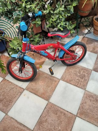 Bicicleta Spiderman para niño