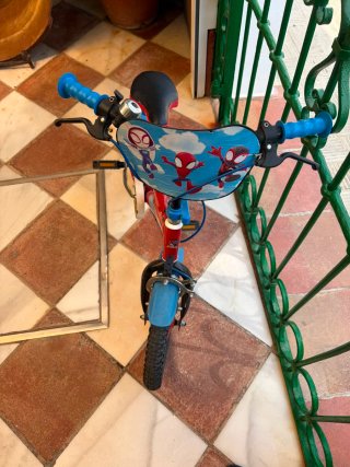 Bicicleta Spiderman para niño