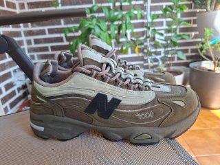 Zapatillas New Balance 1000 Beige/Marrón