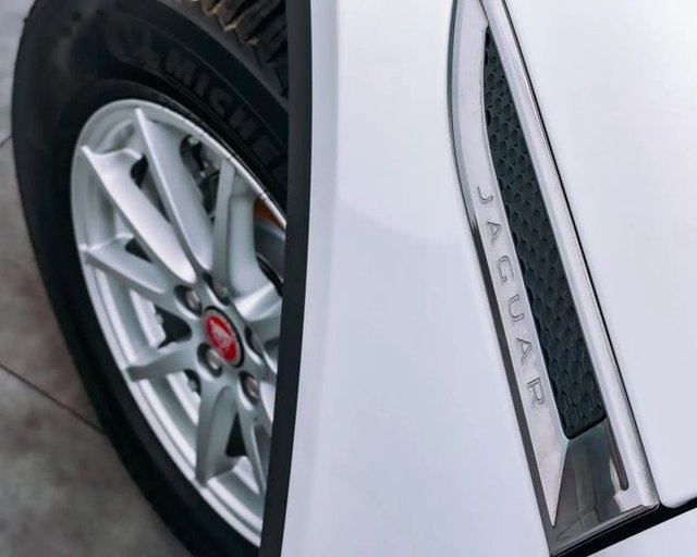 Jaguar E-Pace D150 Basis 150CV