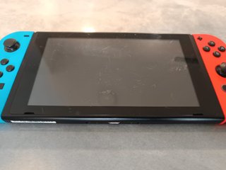 Nintendo Switch + Accessori Blu/Rosso