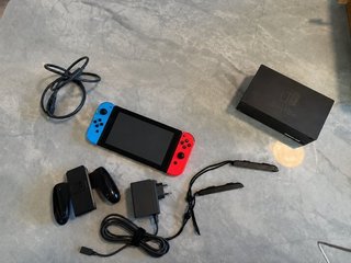 Nintendo Switch + Accessori Blu/Rosso