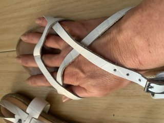Sandalias planas piel Porronet blancas