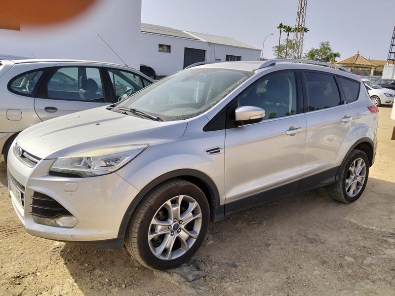 Ford Kuga 2015 - foto 1