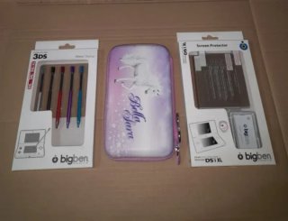Nuovo lotto DSi XL. Custodia + 5 matite + protezioni