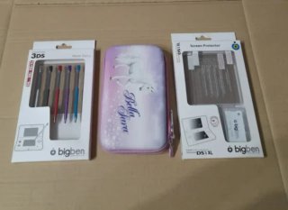 Nuovo lotto DSi XL. Custodia + 5 matite + protezioni