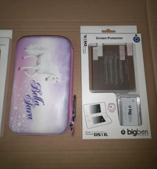 Nuovo lotto DSi XL. Custodia + 5 matite + protezioni