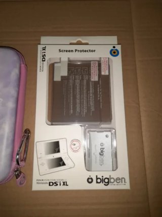Nuovo lotto DSi XL. Custodia + 5 matite + protezioni