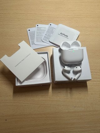 Apple AirPods 4