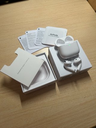 Apple AirPods 4