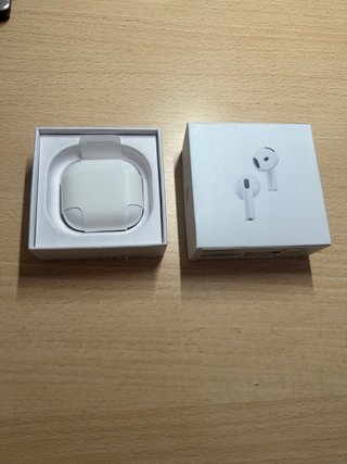 Apple AirPods 4