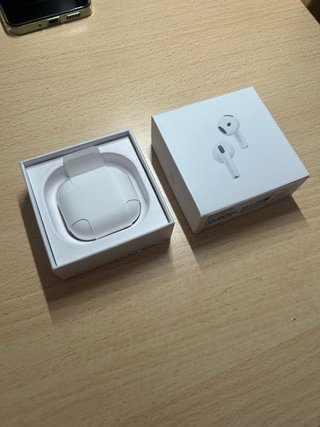 Apple AirPods 4