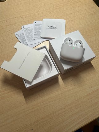 Apple AirPods 4