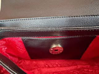 Borsa LOVE Moschino nera con cuori
