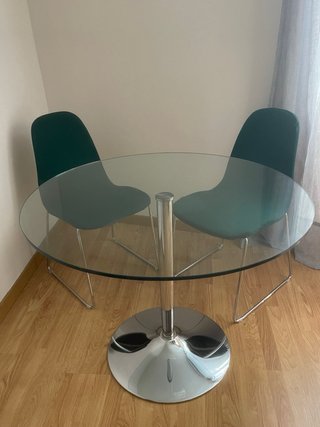 Mesa cristal redonda y 2 sillas