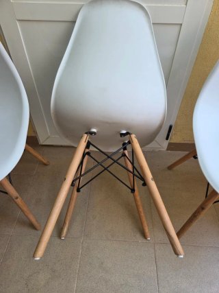 Sillas Nórdicas Blancas (Set de 4)
