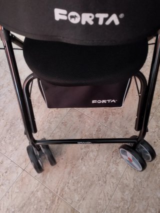 Andador Forta Drakon. 4 ruedas con asiento