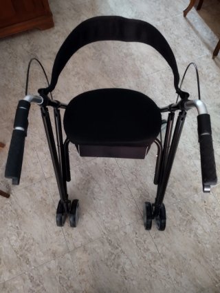 Andador Forta Drakon. 4 ruedas con asiento