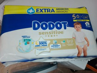 Lote pañales Dodot Sensitive T5 y Chelino T4