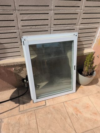 Ventana corredera aluminio blanca