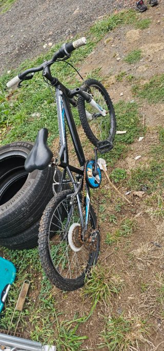 Bicicleta infantil negra
