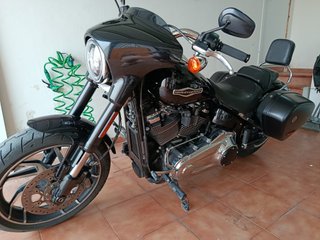 Harley Davidson Sport Glide 107 Negra