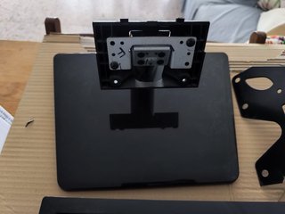 LG 32 TV con soporte de pared