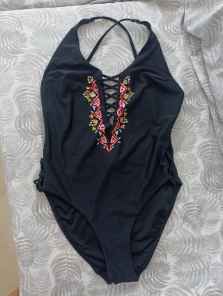 Bañador negro con estampado étnico