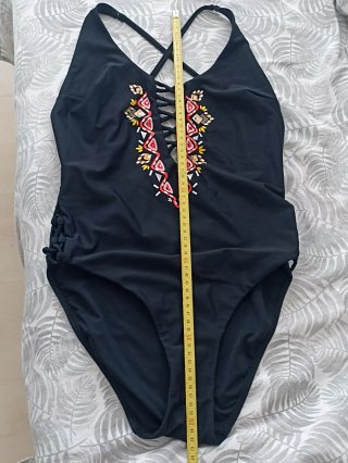 Bañador negro con estampado étnico