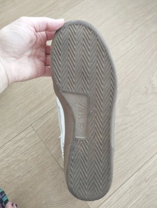 Zapatillas Zara Blancas y Grises
