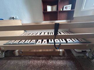 Cama articulada madera con ruedas