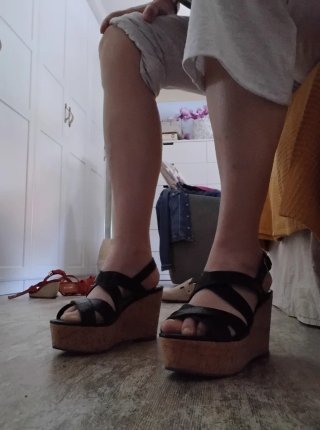 Sandalias de cuña negras