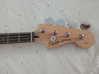 Bajo Eléctrico Fender Squier Jazz Bass