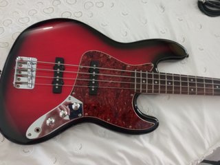 Bajo Eléctrico Fender Squier Jazz Bass