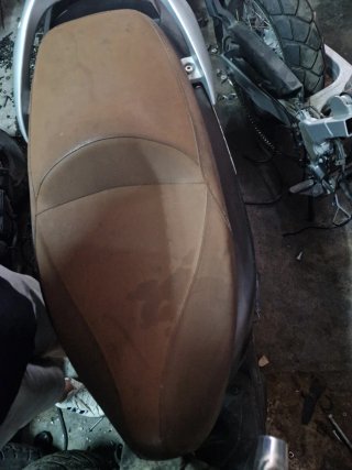 Asiento Kymco People Marrón