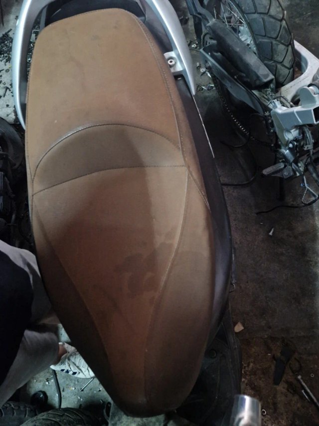 Asiento Kymco People Marrón