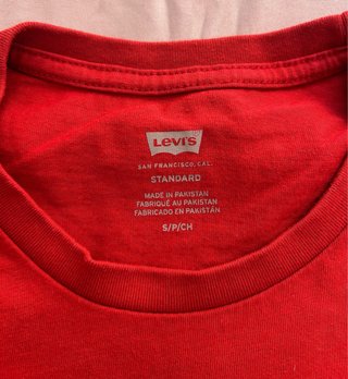 Camiseta Levi's Roja