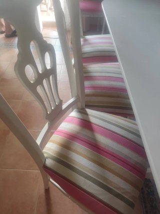 Mesa de comedor y 5 sillas