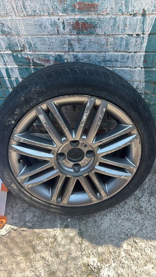 Rueda de Renault clio llanta