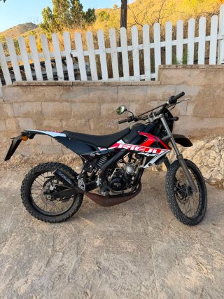 Moto Rieju 49cc Enduro Negra/Roja/Blanca