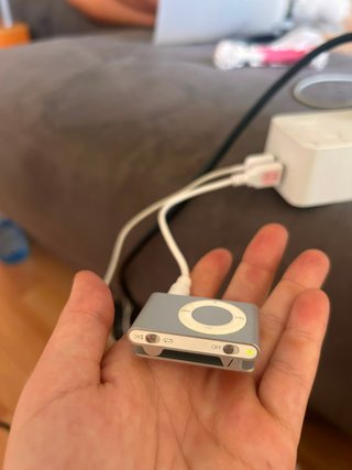iPod Shuffle Plata con Cable de Carga