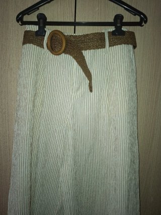 Pantalón de rayas con cinturón ,fluido