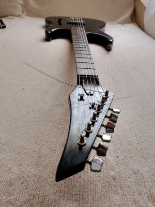 Guitarra Eléctrica Luxe LG-02 Negra