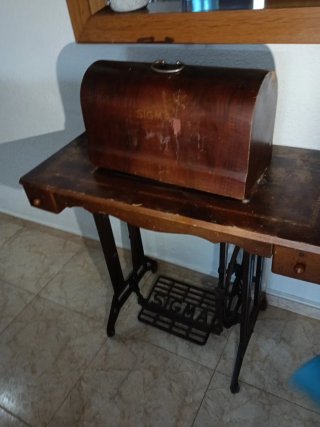 Máquina de coser antigua Sigma
