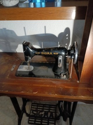 Máquina de coser antigua Sigma