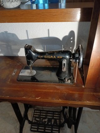 Máquina de coser antigua Sigma