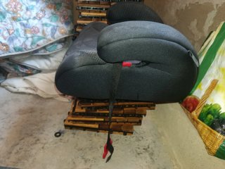 Sillita coche negro.