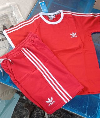 Completino Adidas unisex vari colori disponibili