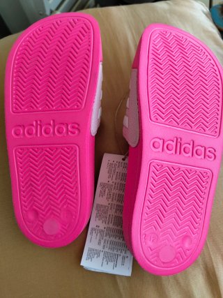 Chanclas Adidas rosas talla 31