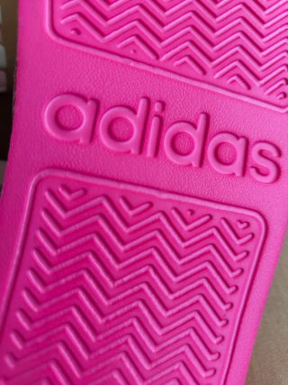 Chanclas Adidas rosas talla 31
